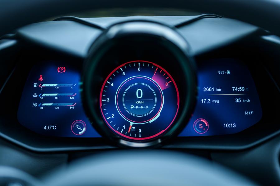 Панель приборов Aston Martin DBS Superleggera Volante 2019 года  (JP) (фото 22 из 24)